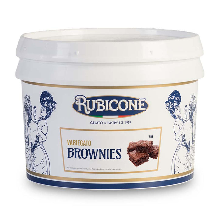 Brownie flavour rippling sauce (variegato) with brownie pieces