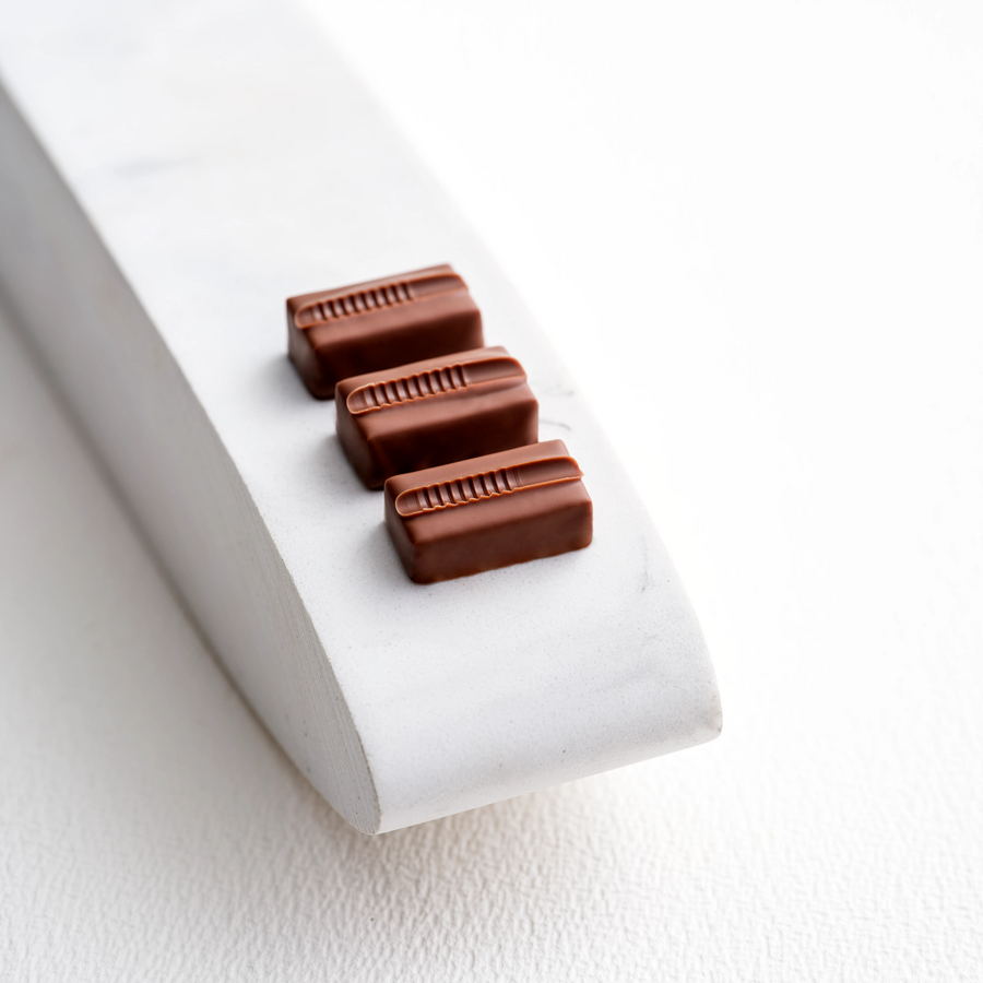 Belcolade Origins Papua-New Guinea cacao-trace milk chocolate buttons (39%) - 5kg