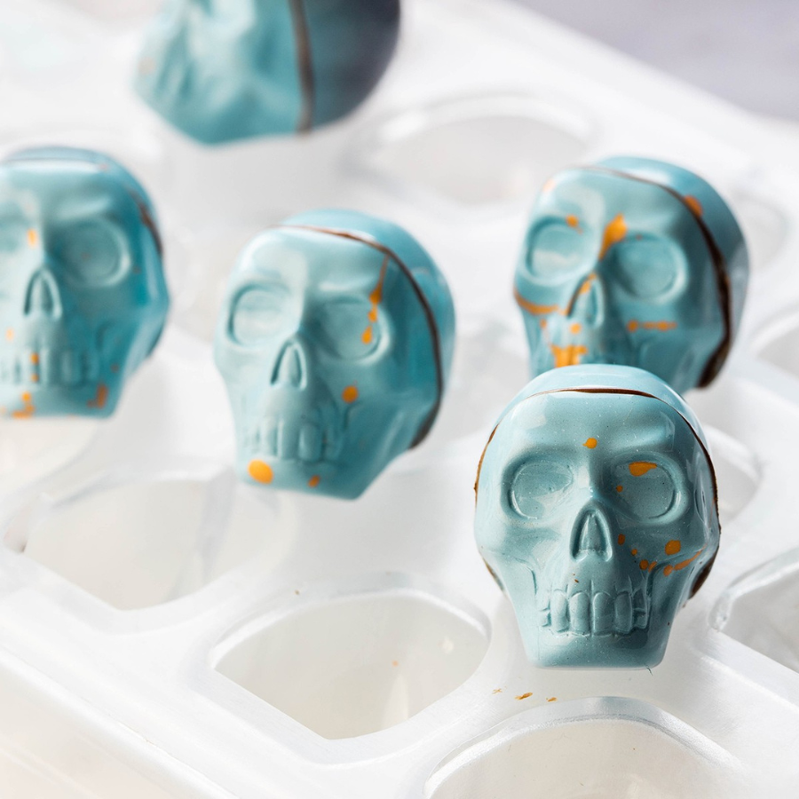 Chocolate World 24-cavity 7 + 9g skull chocolate mould - 26 x 27mm