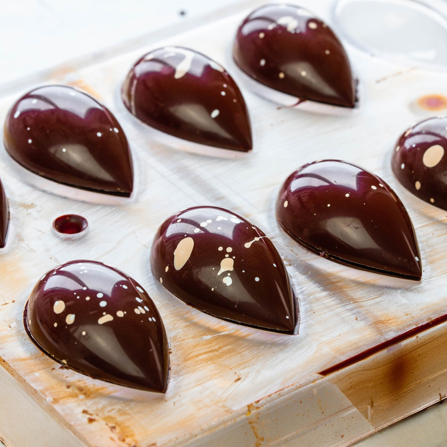 Chocolate World 16-cavity 2 x 8.5g quenelle chocolate mould by Frank Haasnoot - 45.5 x 25mm