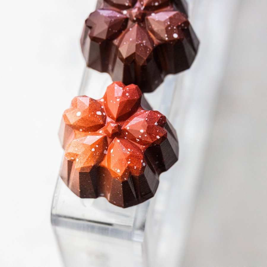 Chocolate World 21-cavity 9.5g Sakura origami chocolate mould by Kohei Ogata - 31 x 30mm