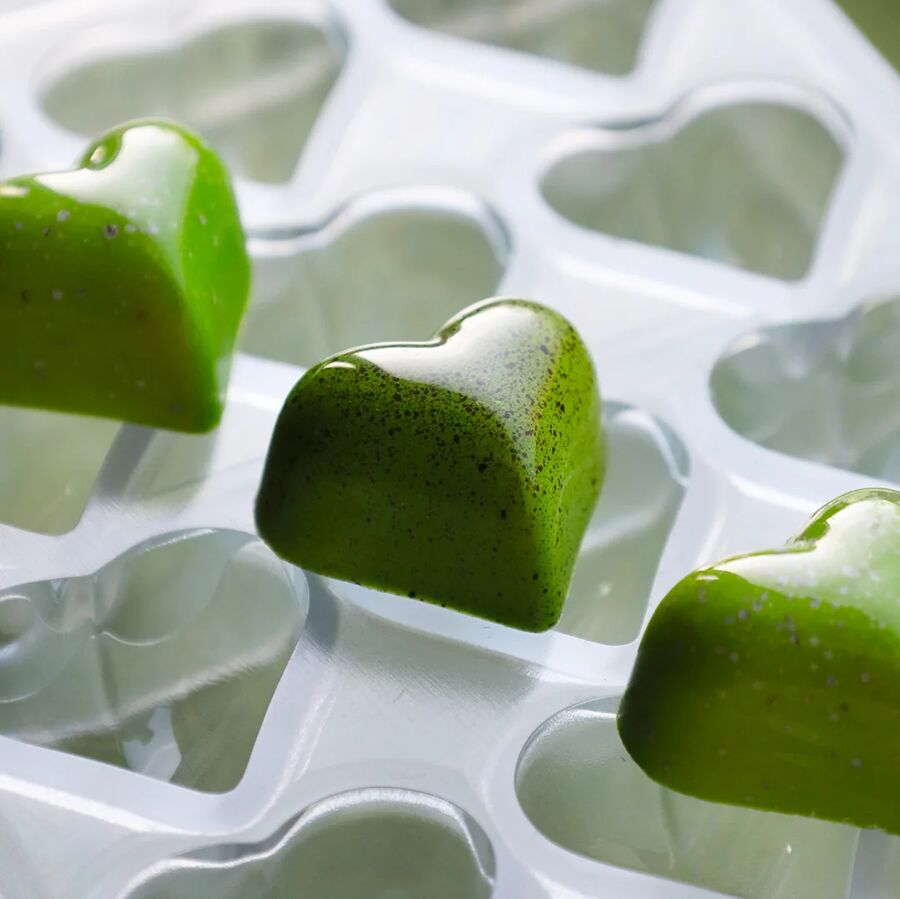 Chocolate World 21-cavity 14g small puffy heart chocolate mould - 30 x 36mm