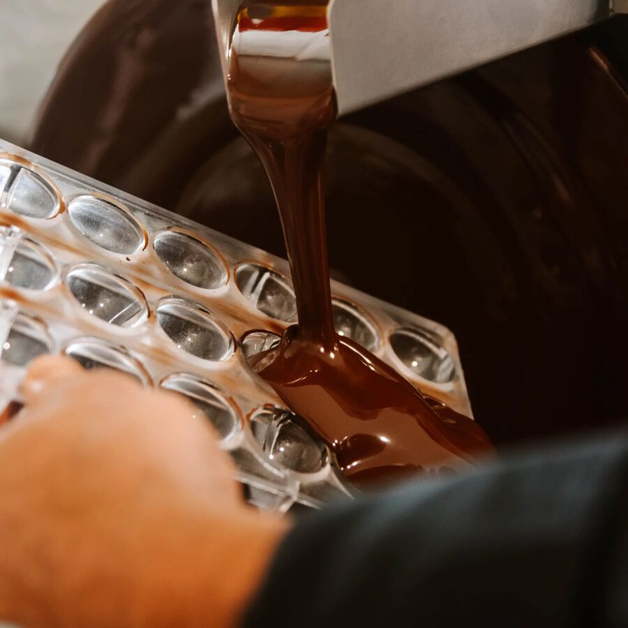 Chocolate World wheel moulding unit - 14kg single phase