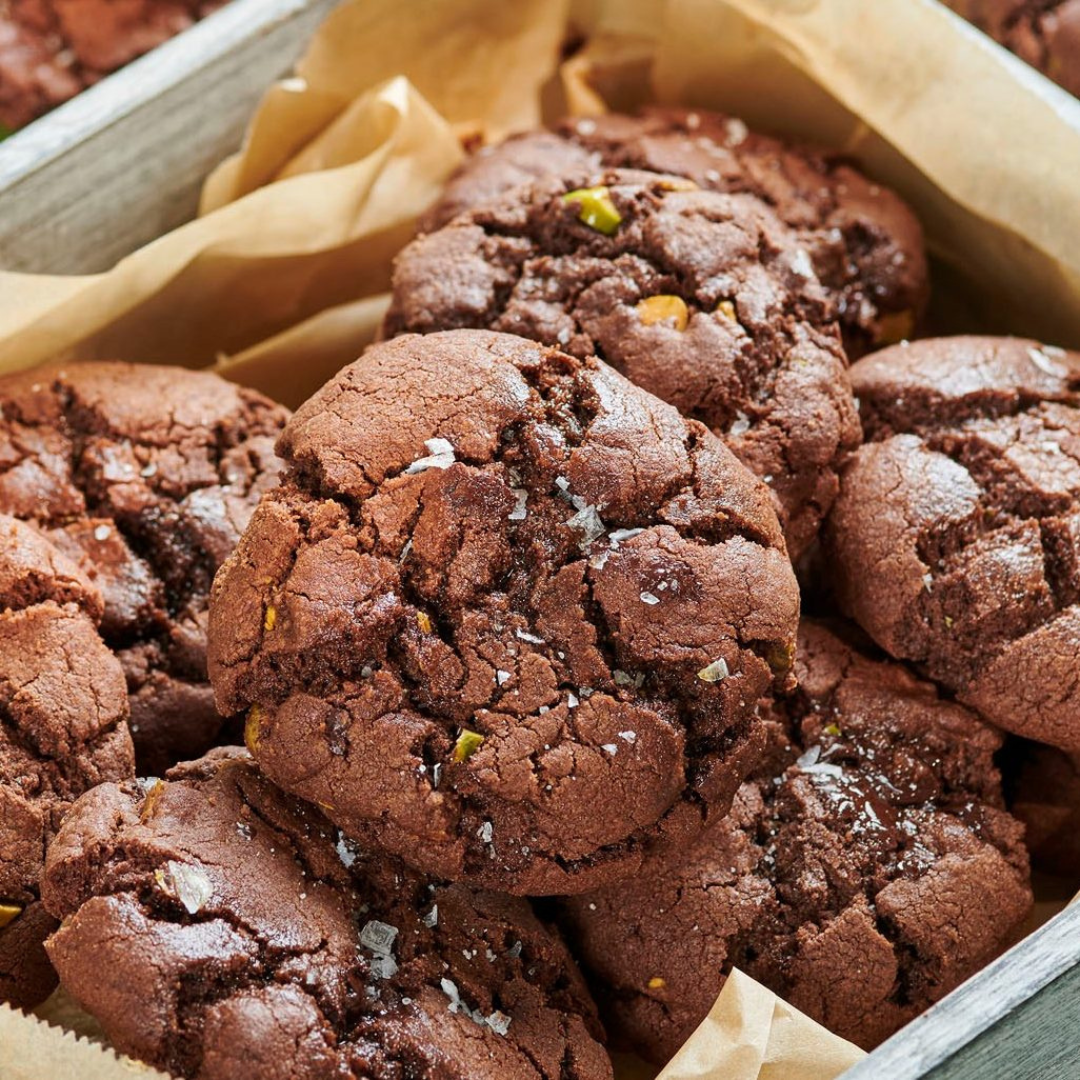 pistachio and chocolate cookies.png__PID:fb55dda1-3fd5-438a-9b11-d2c17b33c6ea
