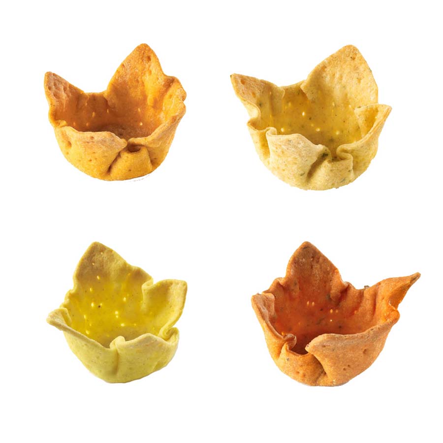 Assorted spicy pastry cups